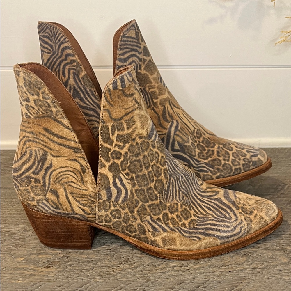 FP Movement by Free People Animal Charm Print Ankle Boots Size 38 - Picture 5 of 13